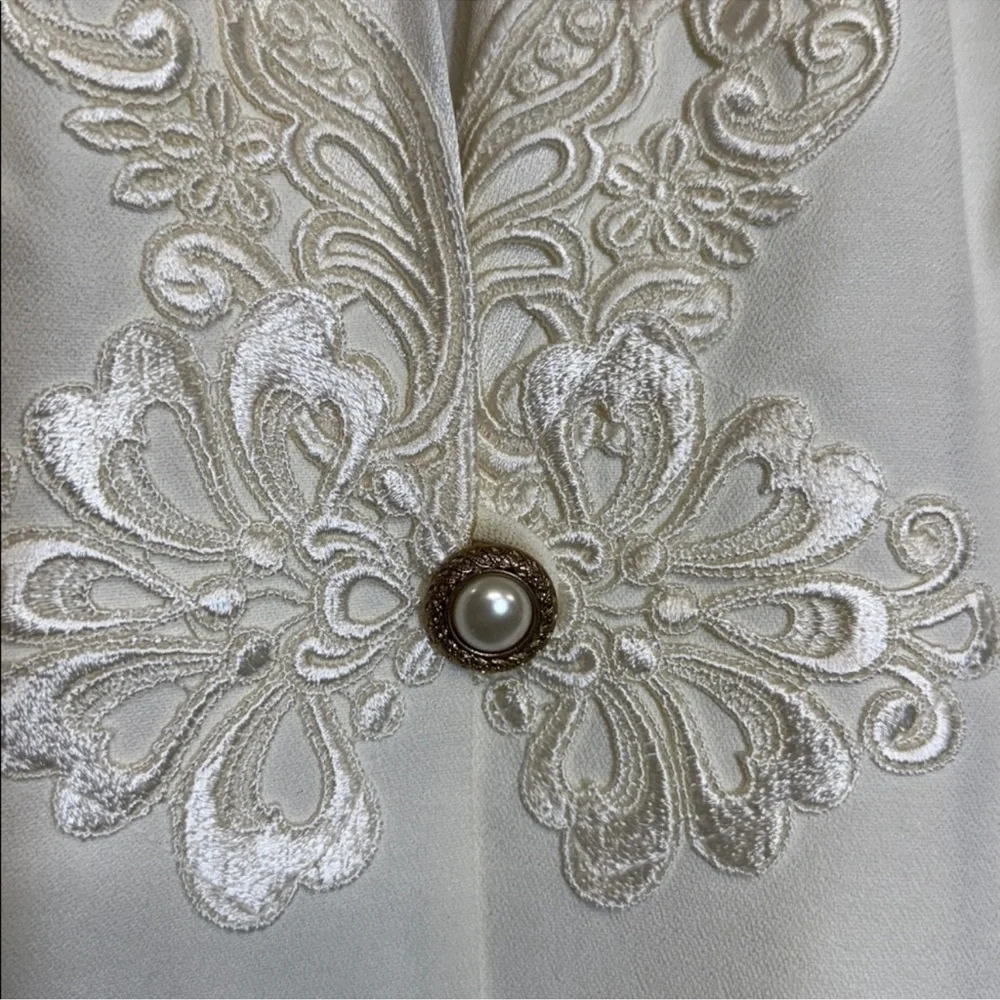 R&M Richards by Karen Kwong cream embroidered
